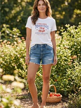 White Graphic 'Vine Ripe Tomatoes' Tee